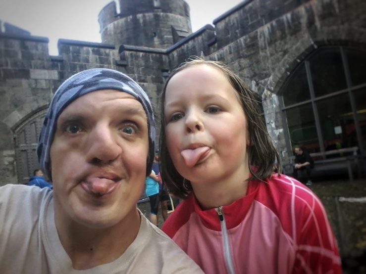 Father daughter running finish line castle parkrun
